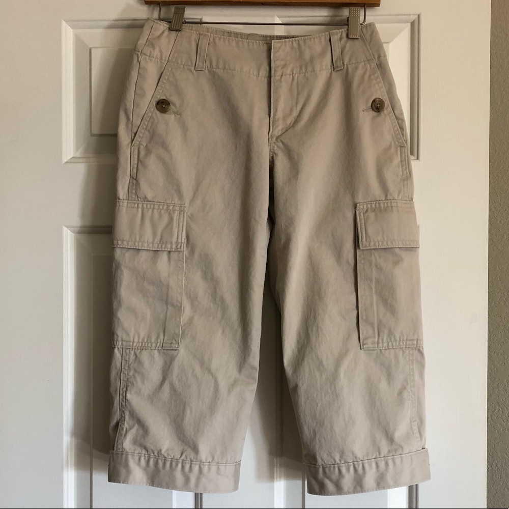 Women’s Banana Republic Capri khakis